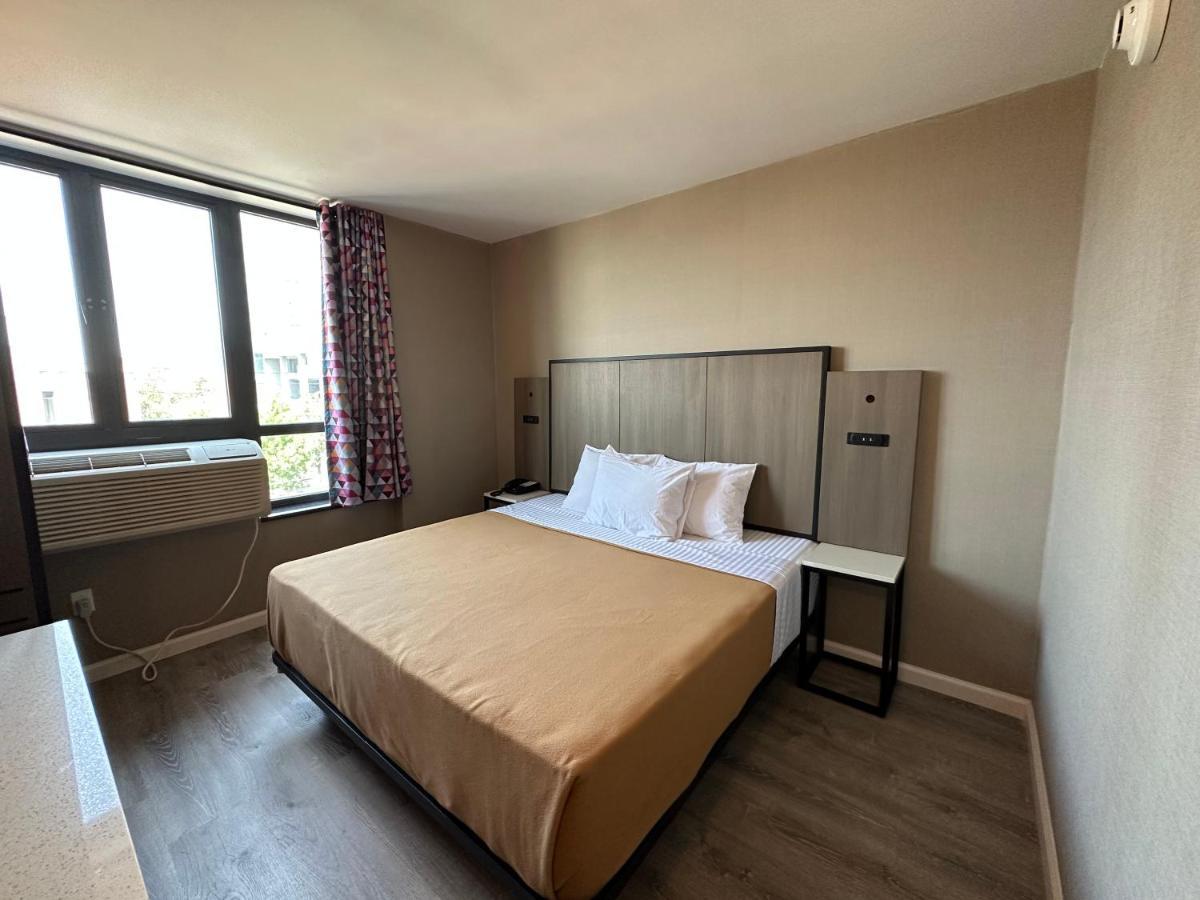 Regal Inn & Suites New York Laguardia Hotel Nova York Exterior foto
